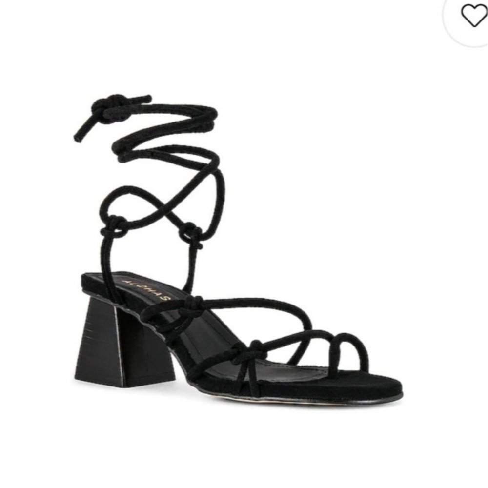 Alohas Goldie Sandal in Black